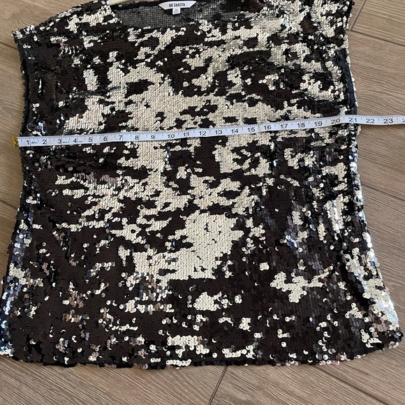 BB Dakota Conor Sequin Top M 🖤🤍 - Picture 12 of 13